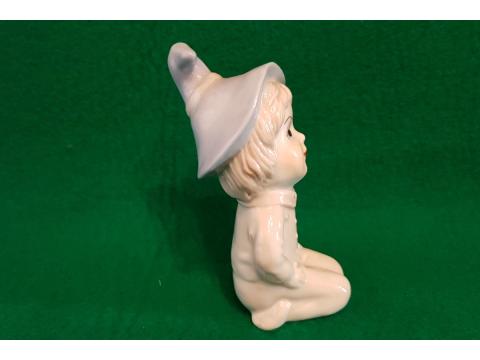 Porcelánová soška figurka chlapec s kloboukem #2